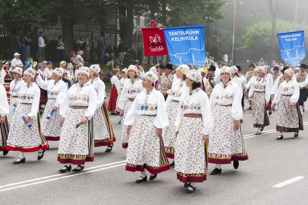 Felvonulás az észt nemzeti dal Fesztivál, Tallinn, Észtország — Stock Fotó