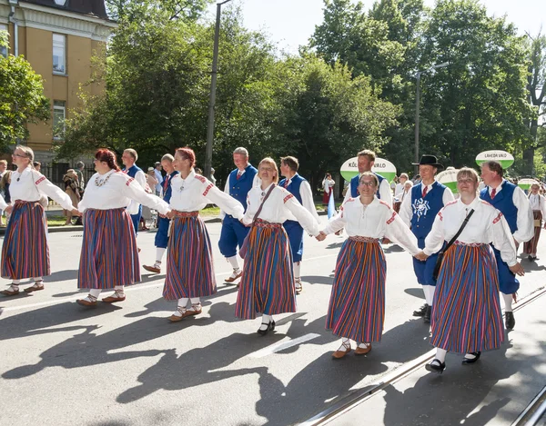 Desfile del festival nacional de canciones de Estonia en Tallin, Estonia — Foto de Stock