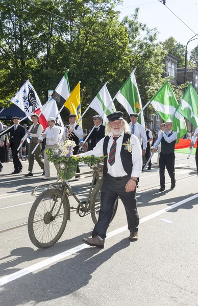 Desfile del festival nacional de canciones de Estonia en Tallin, Estonia — Foto de Stock