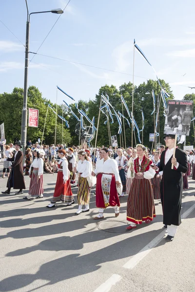 Sfilata del festival nazionale estone di canzoni a Tallinn, Estonia — Foto Stock