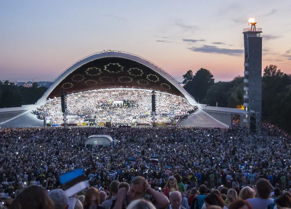 Crowd at Estonian National Song Festival in Tallinn — Stock Photo, Image