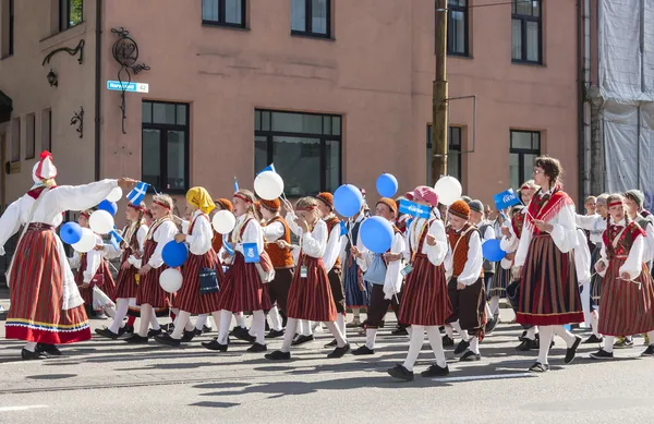 Felvonulás az észt nemzeti dal Fesztivál, Tallinn, Észtország — Stock Fotó