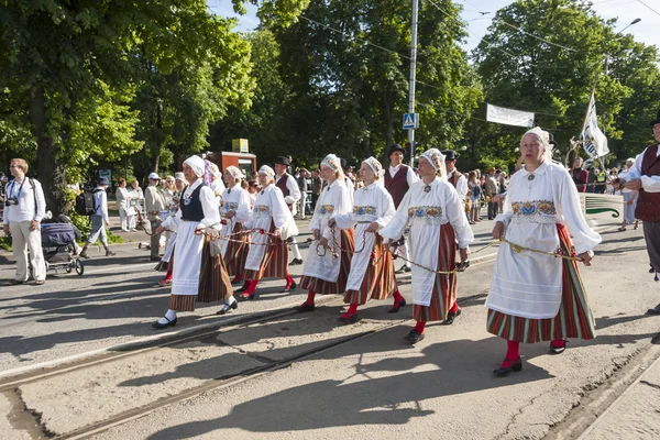 Viron kansallislaulufestivaalin paraati Tallinnassa, Virossa — kuvapankkivalokuva