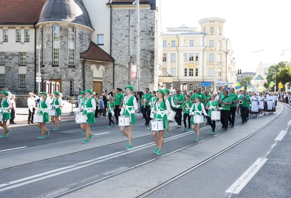 Desfile do festival nacional de música da Estónia em Tallinn, Estónia — Fotografia de Stock