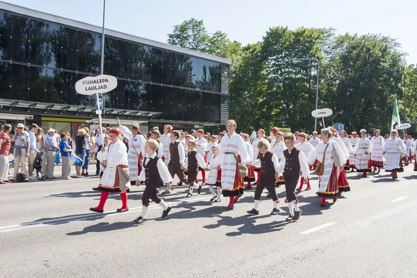 Sfilata del festival nazionale estone di canzoni a Tallinn, Estonia — Foto Stock