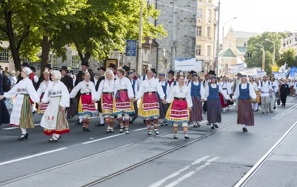 Parade du festival national estonien de la chanson à Tallinn, Estonie — Photo