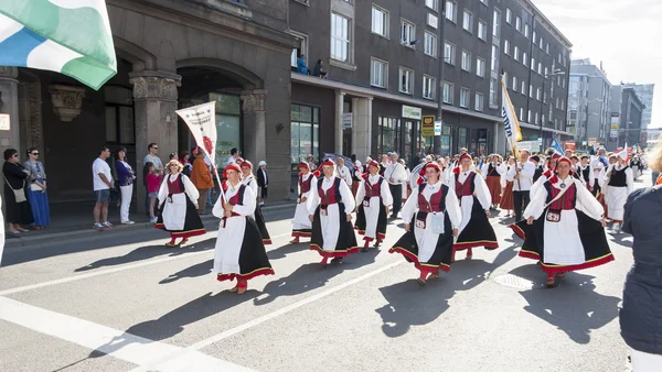 Desfile del festival nacional de canciones de Estonia en Tallin, Estonia — Foto de Stock