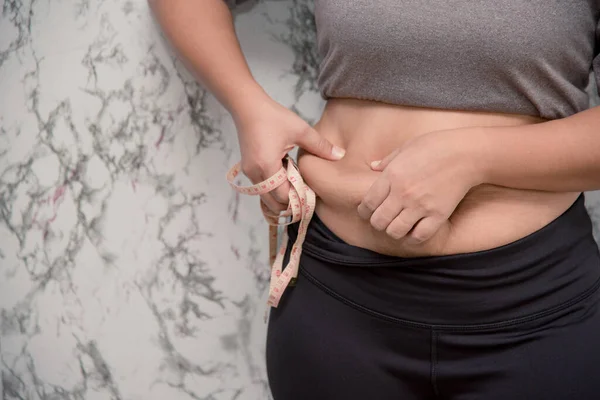 Kobieta Dotykając Żołądka Trzyma Taśmę Pomiarową Otyły Brzuchem Tłuszczu Koncepcji Zdjęcie Stockowe