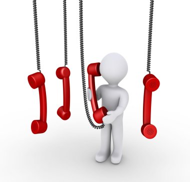 kişi telefon alıcısı ve diğerleri yukarıda asılı hakkında konuşuyor