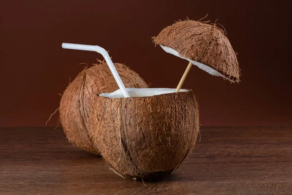 Coconut Cocktail Straw Brown Background — Stockfoto