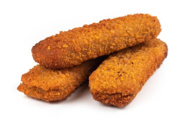 Beyaz arka planda kızarmış balık. Kapat..