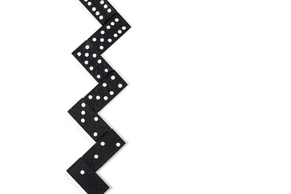 Domino Kousky Tvořící Klikatý Bílém Pozadí — Stock fotografie