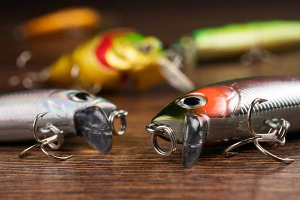 Bunte Angelköder Wobbler Spinner Auf Holztisch Verschiedene Fischköder — Stockfoto