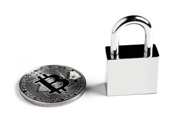 Bitcoin 'in kilidini aç, bitcoin ile beyaz arkaplan ve kilit.