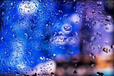 Şeffaf cam pencere üzerinde yoğunlaşma. Su damlaları. Yağmur. Arka plan doku.