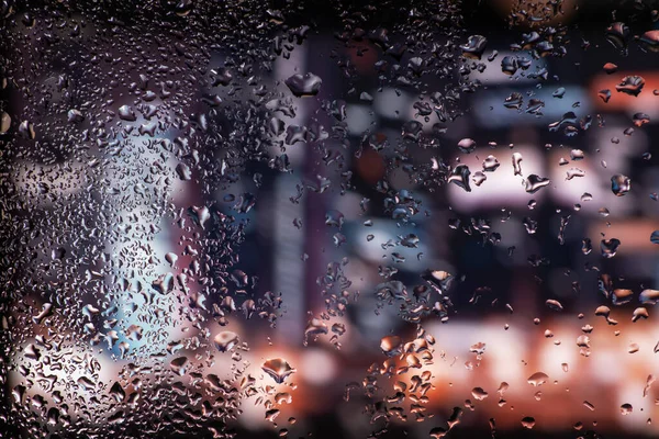 Şeffaf cam pencere üzerinde yoğunlaşma. Su damlaları. Yağmur. Arka plan doku.
