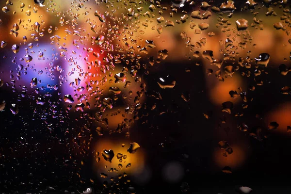 Şeffaf cam pencere üzerinde yoğunlaşma. Su damlaları. Yağmur. Arka plan doku.