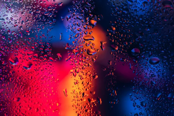 Şeffaf cam pencere üzerinde yoğunlaşma. Su damlaları. Yağmur. Arka plan doku.