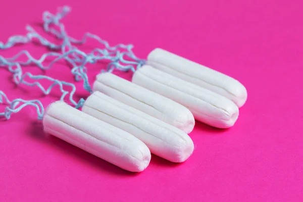 Conceito Período Menstrual Protecção Higiene Mulher Tampões Algodão Sobre Fundo — Fotografia de Stock