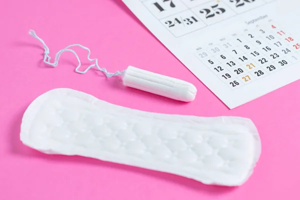 Női Higiéniai Védelem Menstruációs Naptár Tiszta Pamut Tamponok Tömítőbetét — Stock Fotó