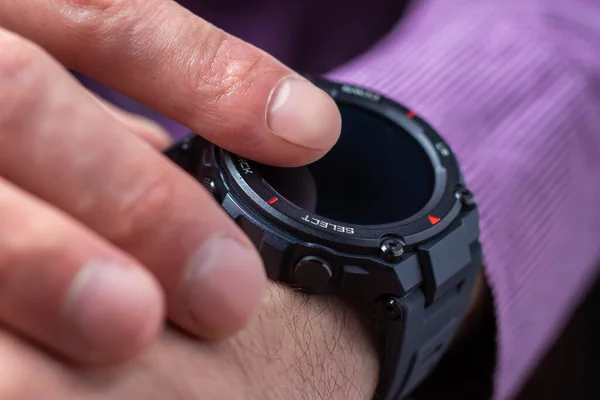 Close Shot Man Hand Uses Smart Watch View Incoming Messages — Fotografia de Stock