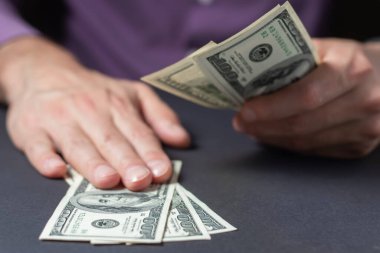 İşadamı için veren rüşvet dostum. Yolsuzluk kavramı.