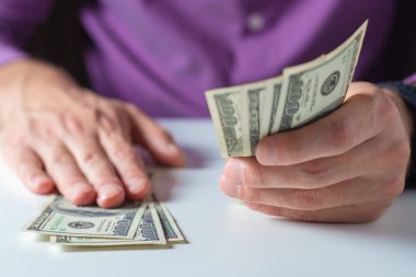 İşadamı için veren rüşvet dostum. Yolsuzluk kavramı.