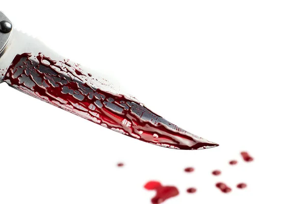 白い背景に殺人ナイフから血の滴 — ストック写真