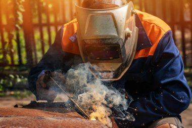 Kaynakçı teknik çelik dikme. Fabrika teknik endüstriyel çelik Kaynakçı,