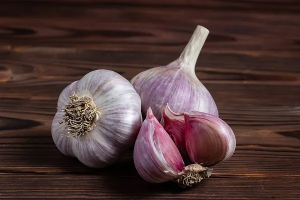 Bombilla Ajo Sobre Fondo Madera Cerca — Foto de Stock