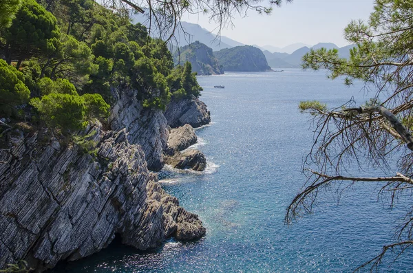 Widok wybrzeża Czarnogóry w pobliżu petrovac — Zdjęcie stockowe