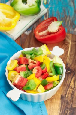 renkli biber karışık ve doğranan