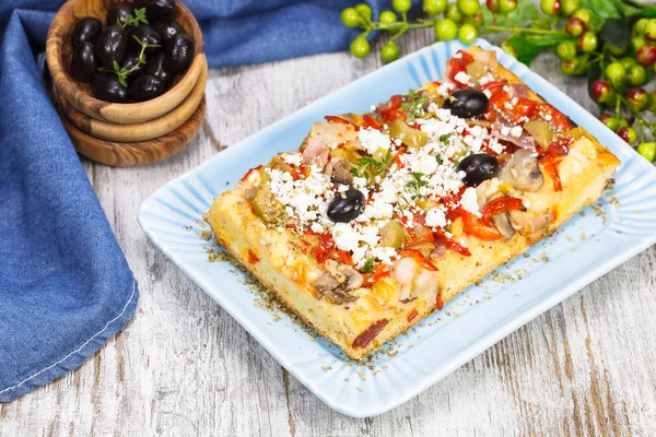 Griekse pizza — Stockfoto
