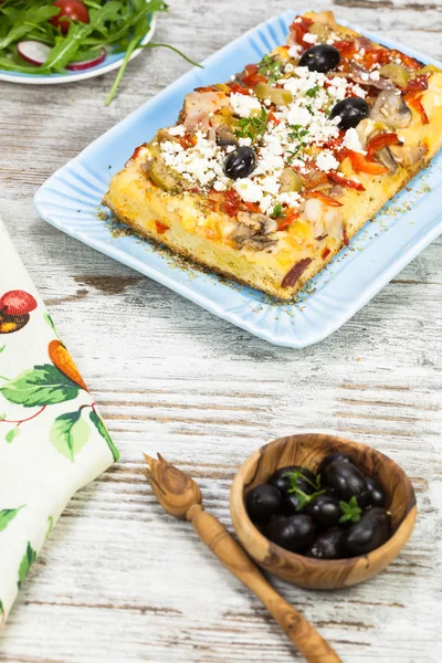 Griechische Pizza — Stockfoto