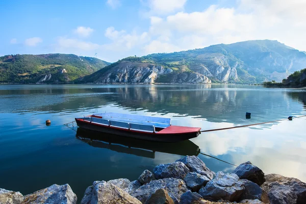 Rivier Donau vermelding in het nationaal park djerdap in Servië — Stockfoto