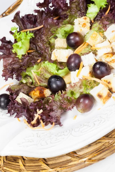 Salada de frango com uvas — Fotografia de Stock