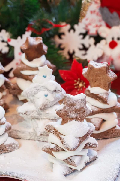 ต้นคริสต์มาสขนมปังขิง — ภาพถ่ายสต็อก