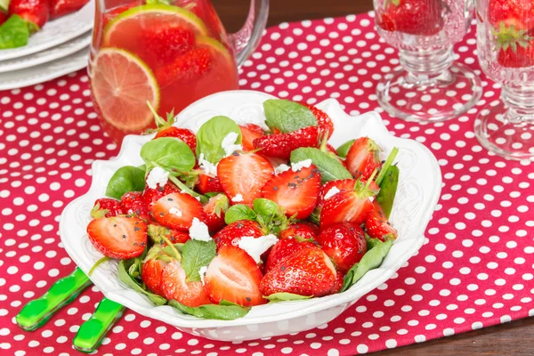 Strawberry Spinach Salad. — Stock Photo, Image