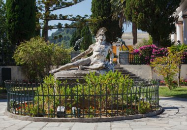 achilleion Sarayı'nda Korfu heykelinden Achilles