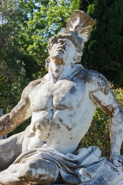 Achilles-szobor, az achilleion-palota — Stock Fotó