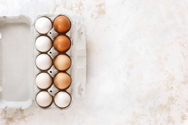 Свіжі Органічні Яйця Курчат Вільного Бігу Розташовані Порядку Від Світлого — стокове фото