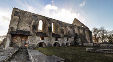 eski yıkık Manastırı