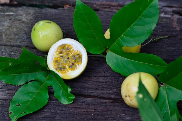 dilim tutku meyve ve meyve