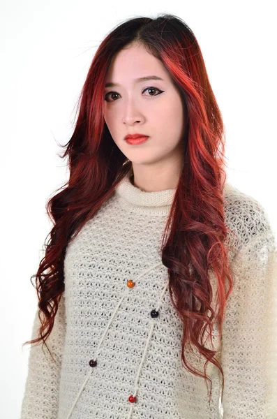 Modern moda uzun saçlı Asyalı kadınlar kırmızı — Stok fotoğraf