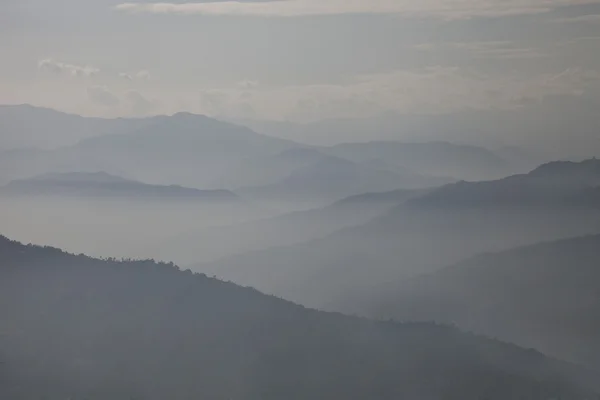 Dağları'nın siluetleri