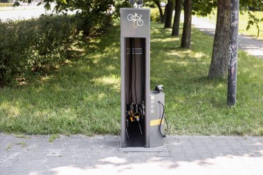 Free bicycle wheel inflation station. Automatic tire inflator for bicycle , this device is used to inflate the tyre with low air