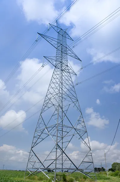 Pylon elektryczny — Zdjęcie stockowe