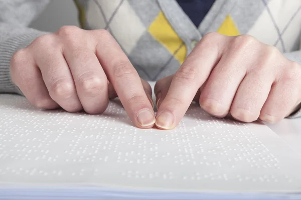 Blind reading text — Stock Photo, Image