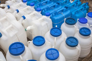 plastik gaz tenekeleri