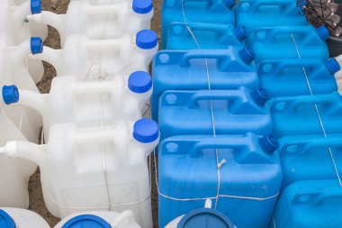 plastik gaz tenekeleri